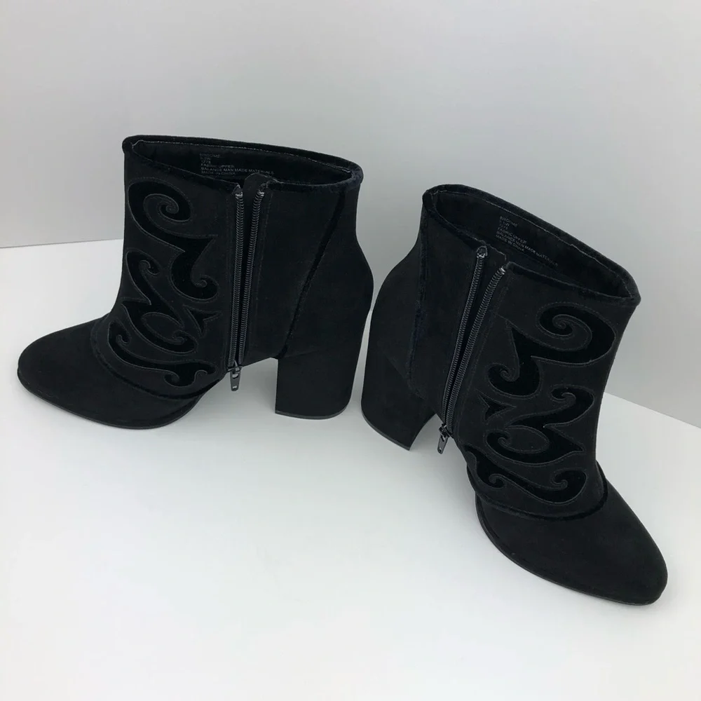Cloudwalkers by Avenue Black Ankle Booties | 9.5 - Picture 6 of 8
